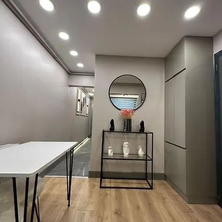 Luxury Furnished 2+1 Garden Flat شقة *